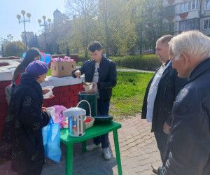Пасхальное угощение для бездомных и малоимущих Пасхальное угощение для бездомных и малоимущих