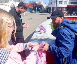 Пасхальное угощение для бездомных и малоимущих Пасхальное угощение для бездомных и малоимущих