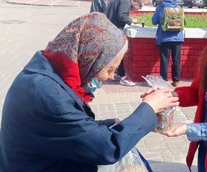 Пасхальное угощение для бездомных и малоимущих Пасхальное угощение для бездомных и малоимущих