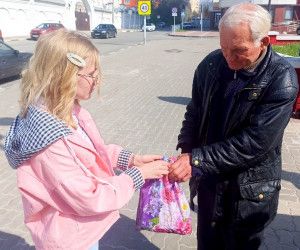 Пасхальное угощение для бездомных и малоимущих Пасхальное угощение для бездомных и малоимущих