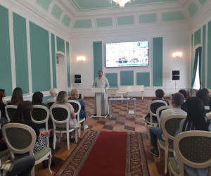 Встреча с первокурсниками настоятеля университетского храма в честь Архангела Гавриила