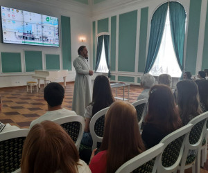 Встреча с первокурсниками настоятеля университетского храма в честь Архангела Гавриила