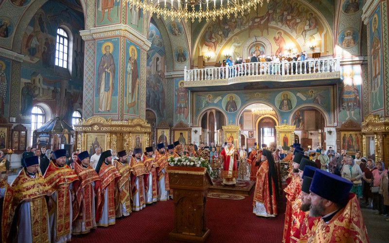 В день памяти святых равноапостольных Кирилла и Мефодия митрополит Иоанн посетил город Губкин