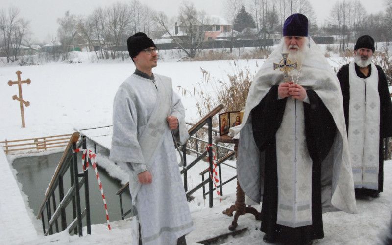 Старооскольцы окунулись в Крещенские купели