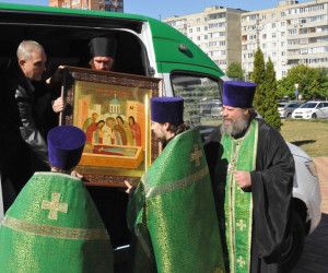 Старооскольские верующие плакали от радости, когда прикладывались к мощам преподобного Сергия Радонежского