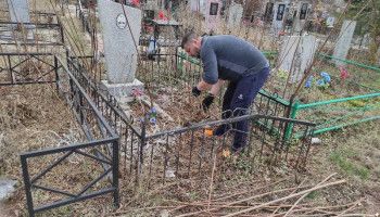 В преддверии Пасхи и Дня Победы, осужденные приводят в порядок могилы ветеранов