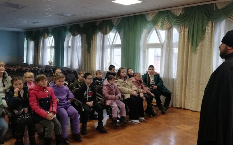 Дети воскресной школы Успенского собора города Нового Оскола посмотрели фильм о Преображенском соборе Белгорода