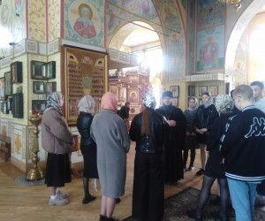 Новооскольские волонтеры встретились со священником