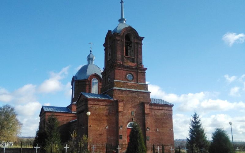 Живет старинный храм