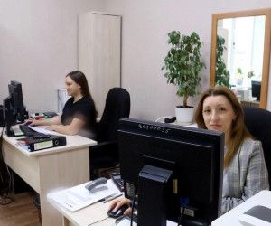 Новооскольское духовенство доставило частицу благодатного огня в учреждения города