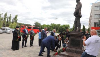 В преддверии Дня металлурга на Оскольском электрометаллургическом комбинате имени А. А. Угарова состоялось чествование лучших работников