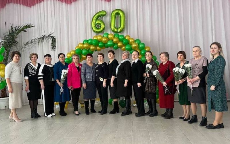 Новооскольская школа №3 отметила свое 60-летие