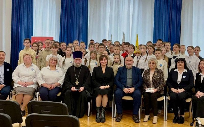 Новооскольская школа имени великой княгини Ольги отметила важный праздник