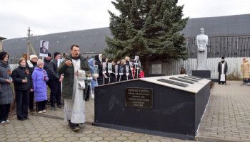 Литию по павшим воинам совершили в селе Потудань