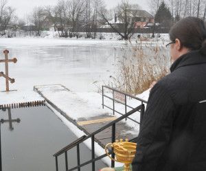Старооскольцы окунулись в Крещенские купели