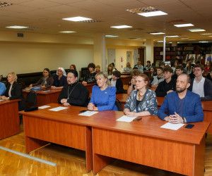 В Белгородской библиотеке представили книгу о милосердии в военное время