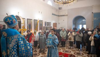 Митрополит Иоанн совершил литургию в престольный праздник храма Корсунской иконы Божией Матери