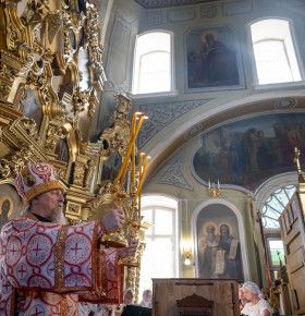 Митрополит Иоанн совершил литургию в Ильинском храме Старого Оскола и поздравил десантников с праздником