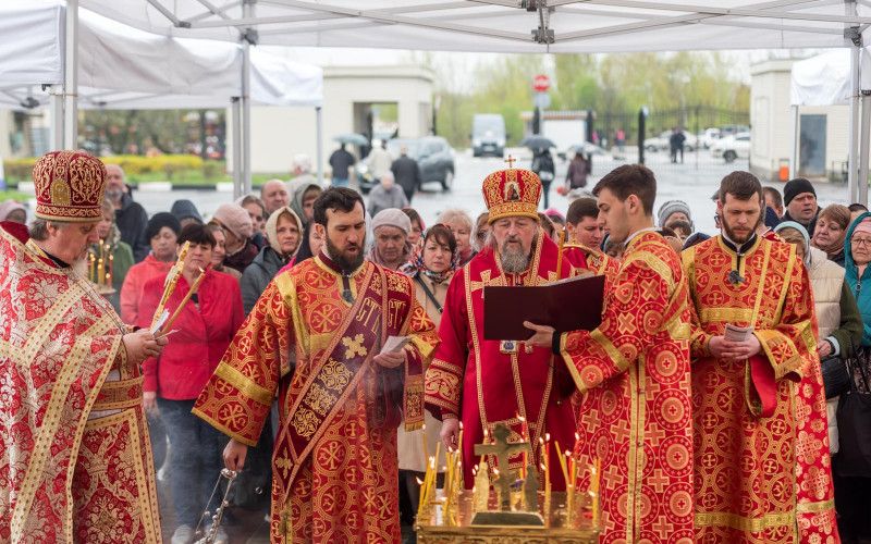 Православная Церковь отмечает Радоницу - день поминовения усопших