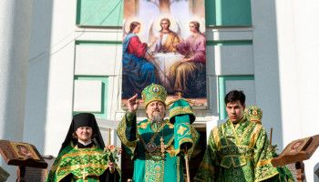 Архиерейское служение в канун праздника Пятидесятницы