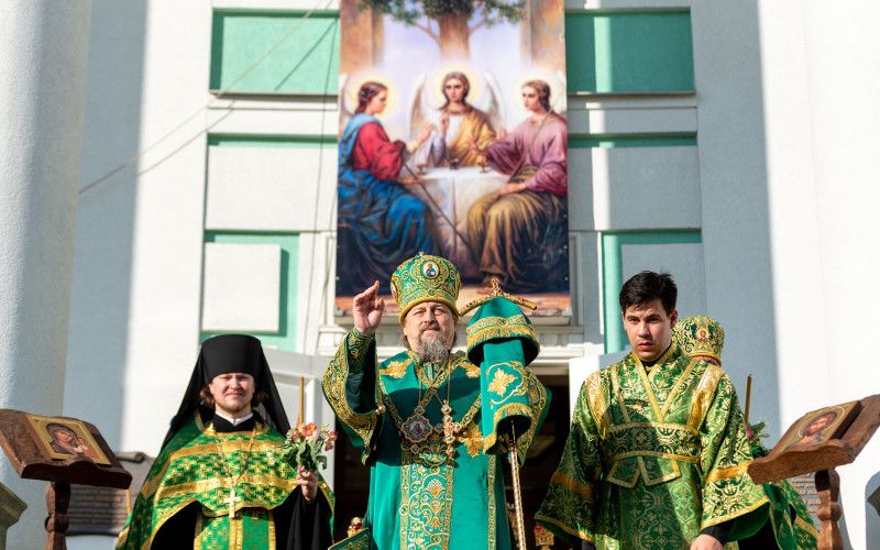 Архиерейское служение в канун праздника Пятидесятницы