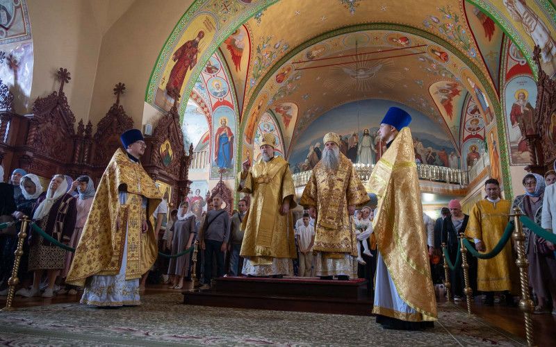 В день Всех святых, в земле Русской просиявших, митрополит Иоанн посетил Алексеевку