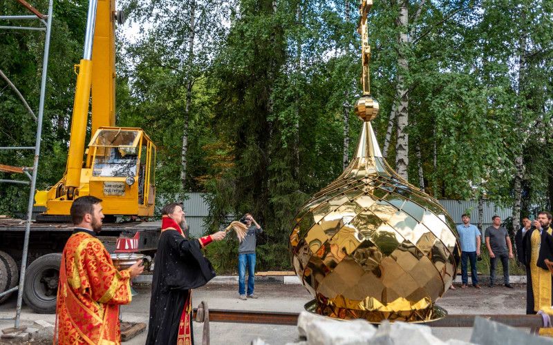 Митрополит Иоанн посетил строящийся православный детский сад "Введенский"