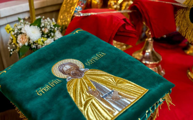 «Став Троицы селением, чудесами твоими ты просветил всех, приходящих к тебе с верою…»