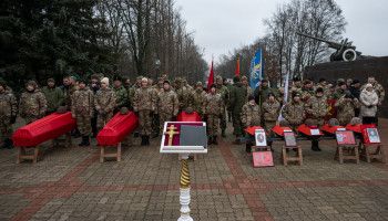 Белгородская земля вернула имена: как хоронили воинов, пропавших без вести 80 лет назад