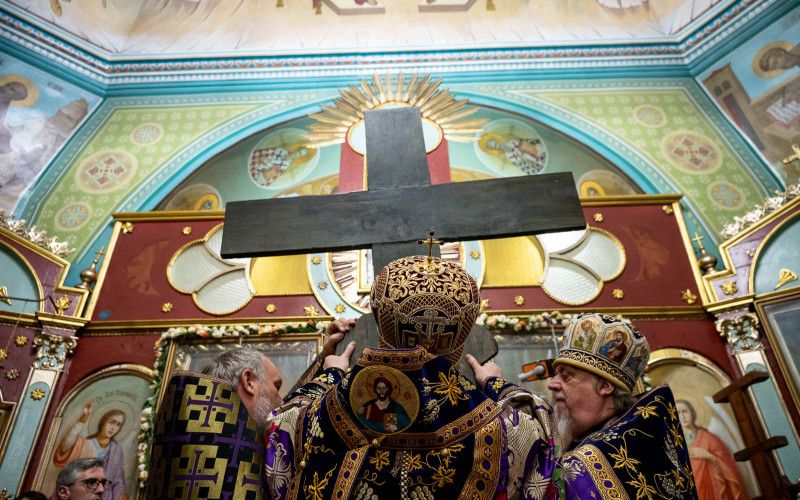 «Праздник Воздвижения Честного и Животворящего Креста Господня – это красота Церкви»