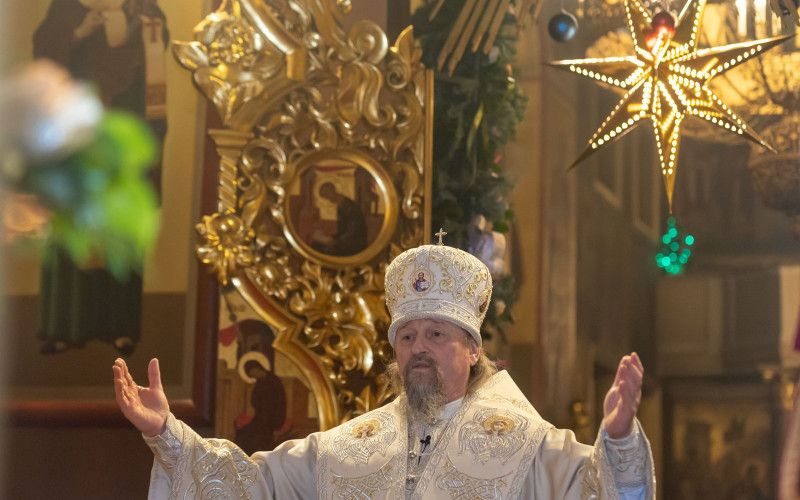 "Нас бо ради родися Отроча Младо, Превечный Бог..."