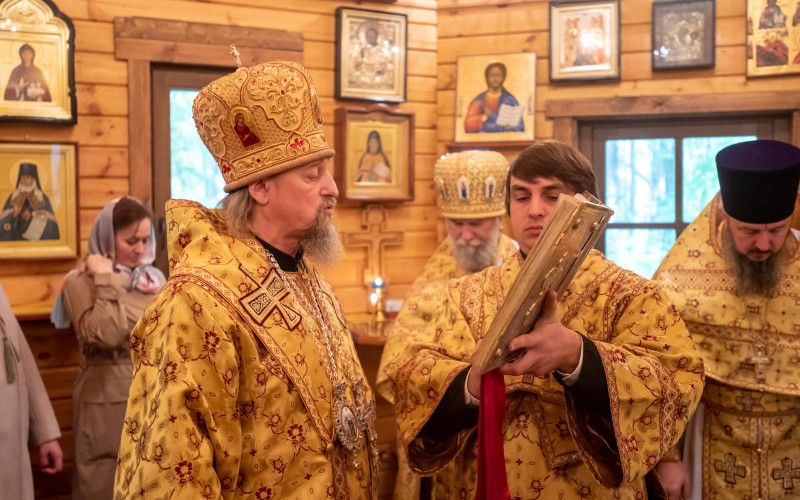 Архиерейское служение в Неделю 16-ю по Пятидесятнице