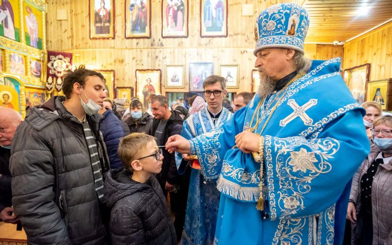 Архиерейское служение в канун праздника Введения во храм Пресвятой Богородицы