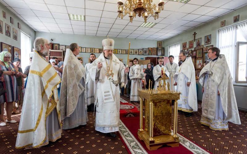 Архиерейское служение в Троицкую родительскую субботу