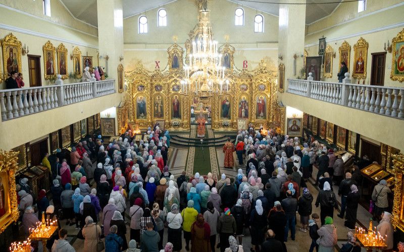 «Любовь побеждает смерть»: митрополит Иоанн совершил Литургию в день памяти мучениц Веры, Надежды, Любови и матери их Софии