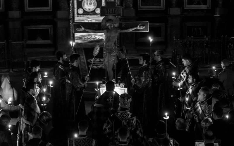 «Ко Кресту пригвожденный и копьем пронзенный, Ты людям источил бессмертие…»