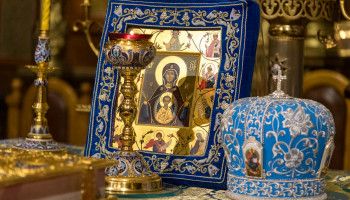 «Помяни, Пресвятая Дево, по имени всех предстоящих и молящихся и вся люди, требующия Твоего утешения…»