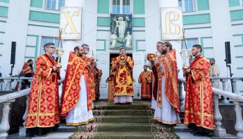 Архиерейское служение в день преполовения Пятидесятницы