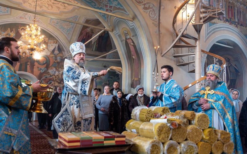 "Ныне отпущаеши раба Твоего, Владыко..."