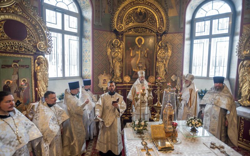 В Рождественский сочельник митрополит Иоанн посетил кафедральный город Старый Оскол