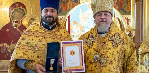 Митрополит Иоанн совершил литургию в храме великомученика Феодора Стратилата