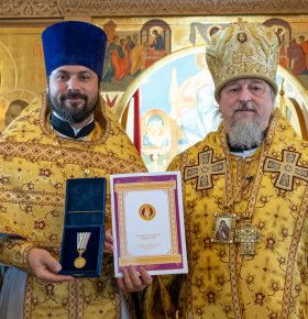Митрополит Иоанн совершил литургию в храме великомученика Феодора Стратилата