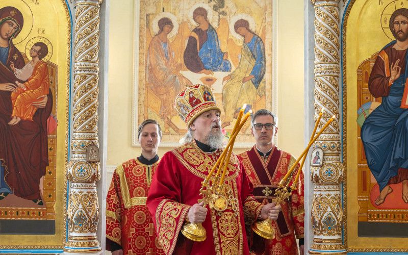 Архиерейское служение в Неделю пятую по Пасхе