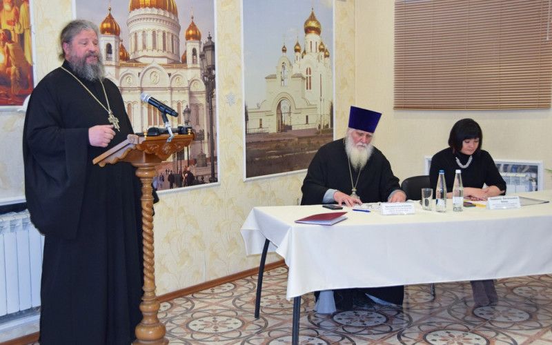 Кому нужны рождественские чтения?
