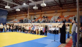В канун Дня матери состоялся спортивный праздник