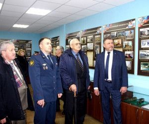 Ветераны уголовно-исполнительной системы удостоены наград Белгородской митрополии