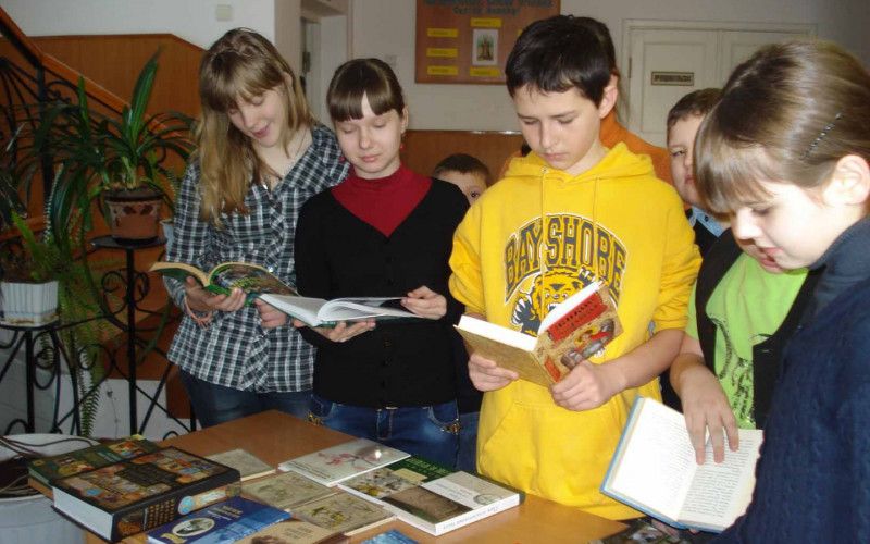 Воспитанники Воскресной школы порассуждали о прошлом и будущем с помощью книги