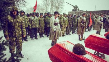 Останки 74-х павших воинов захоронили на Курской Дуге