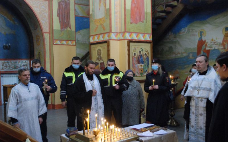 В Старом Осколе почтили память погибших в дорожных авариях