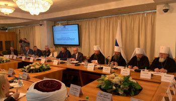 Участники Парламентских встреч обсудили вопросы сотрудничества государства и Церкви